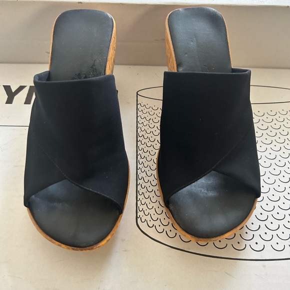 Onyx black wedge sandals. 6.5 - Picture 5 of 5